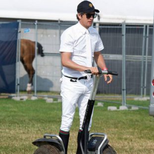 Guillaume Canet pilote son gyropode Segway
