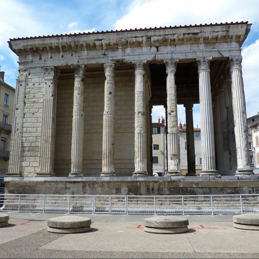 vienne : visiter temple romain à gyropode Segway