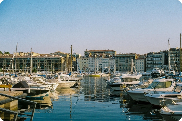 Où partir en France cet hiver : 10 destinations. Visiter Marseille.