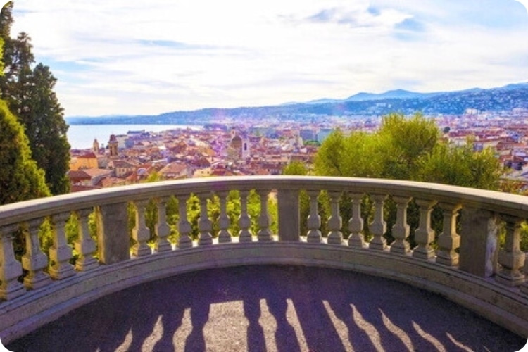 Que faire à Nice en hiver : 8 activités incontournables. Se balader sur la Colline du Château.